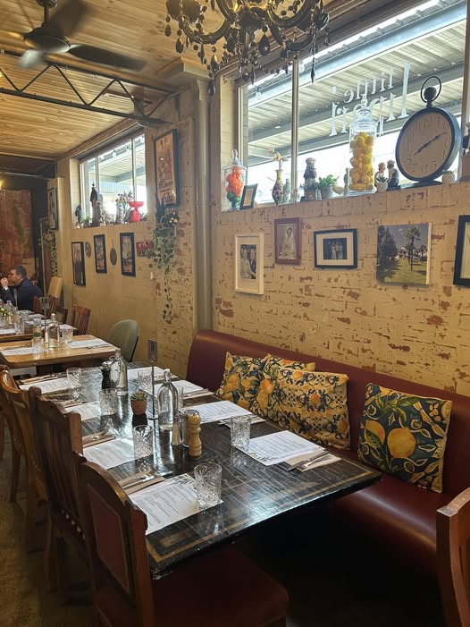 Little Lipari dining room